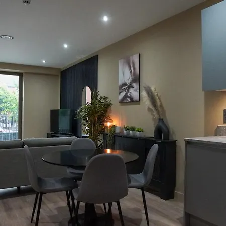 M1 Townhouse - Free Parking & Central Manchester Exterior photo