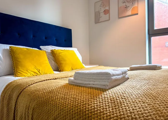 M1 Townhouse - Free Parking & Central Manchester