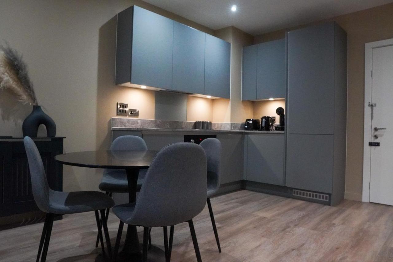 M1 Townhouse - Free Parking & Central Manchester *