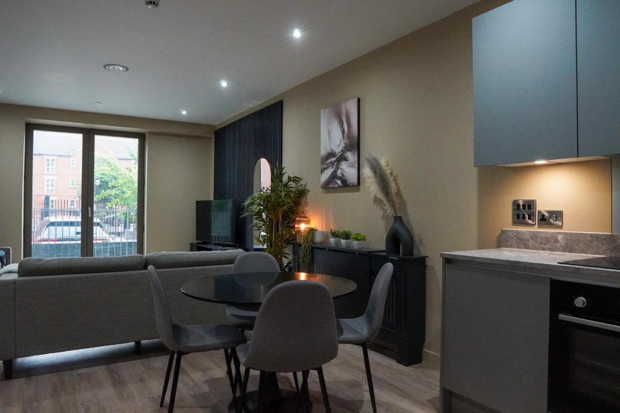 Apartment M1 Townhouse - Free Parking & Central Manchester Manchester