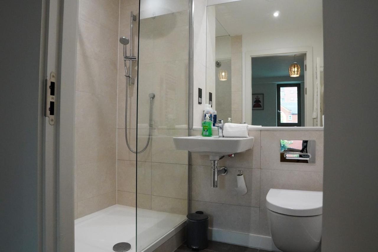 M1 Townhouse - Free Parking & Central Manchester *