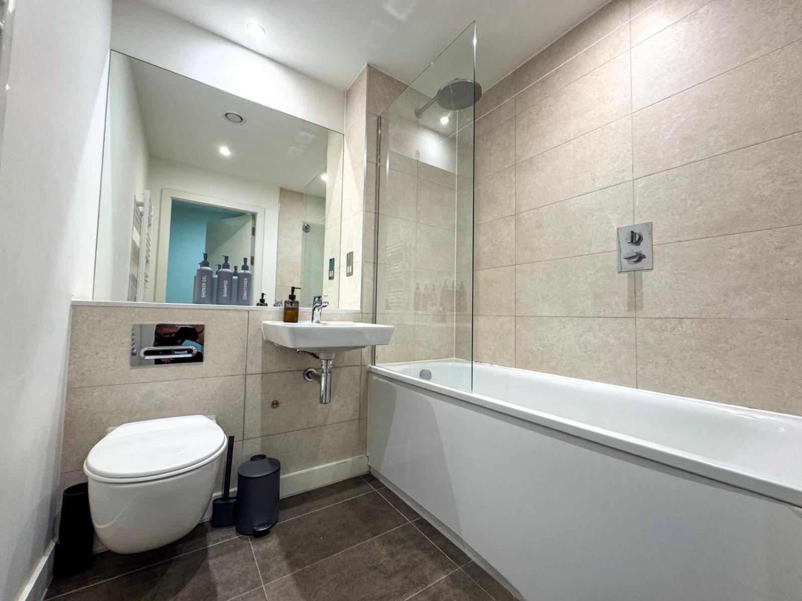 M1 Townhouse - Free Parking & Central Manchester Manchester